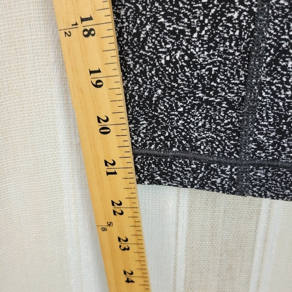 Athleta‎ Ultimate Stash Textured 7/8 Tights Leggings Black White Size Small - Picture 8 of 13